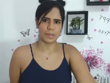 Loira safada com bunda grande metendo em vídeo brasileiro